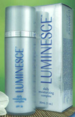 Luminesce™ Daily Moisturizing Complex Luminesce™ Daily Moisturizing Complex